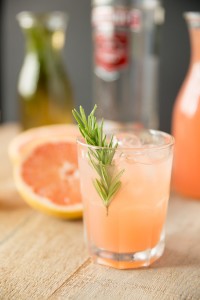 Rosemary-Greyhound-Cocktail-vodka-grapefruit-with-rosemary-infused-simple-syrup-2