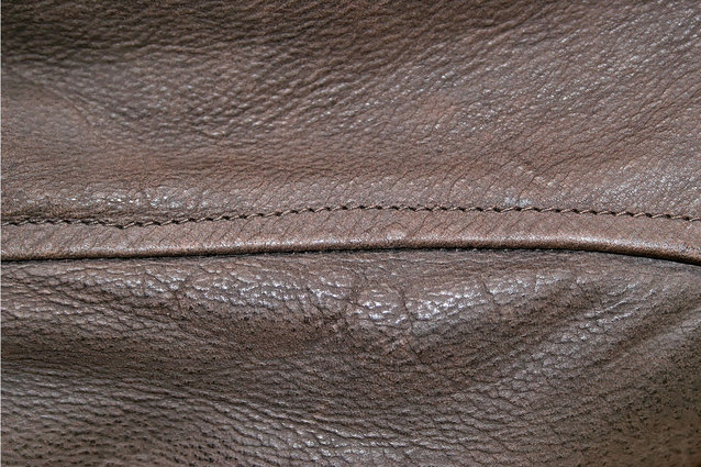 leather-1194552-638x425